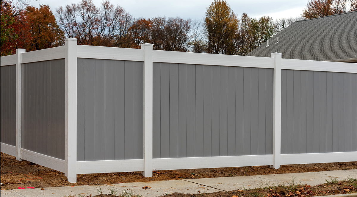 Comparing Wood, Vinyl, and Metal Fences: Pros and Cons